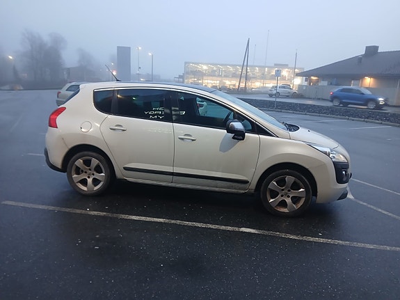 Peugeot 3008 4 of 5