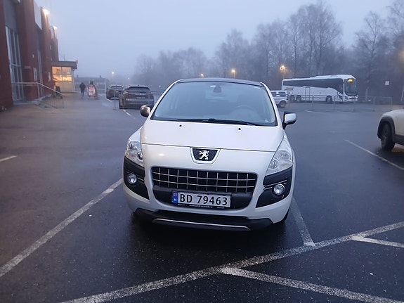 Peugeot 3008 3 of 5