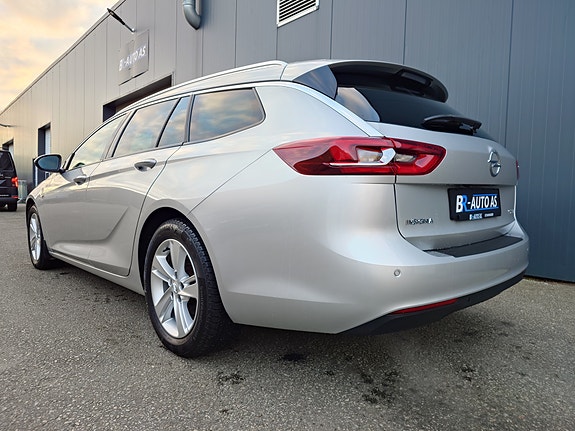 Opel Insignia 3 of 5