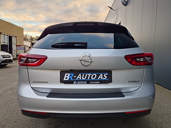 Opel Insignia 4 of 5
