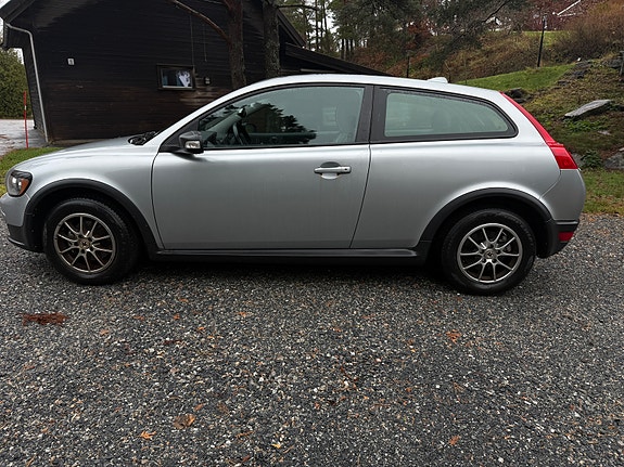 Volvo C30 3 of 5
