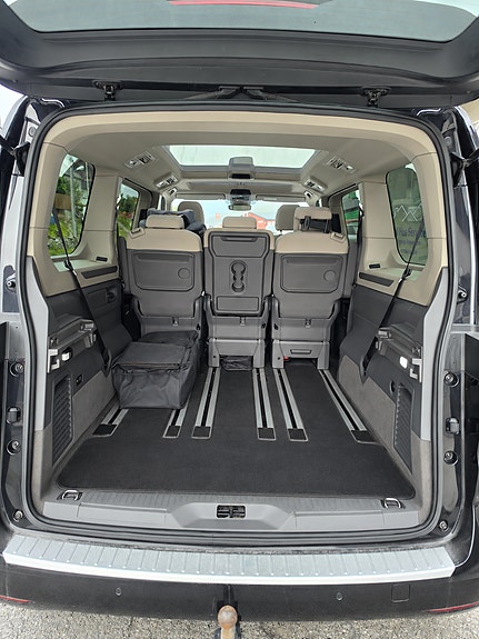 Volkswagen Multivan 18 of 18