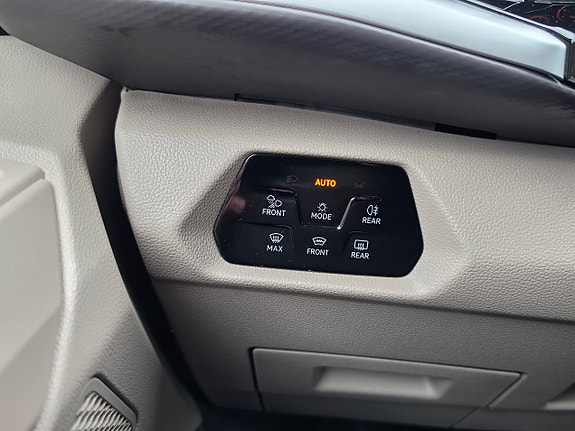 Volkswagen Multivan 14 of 18