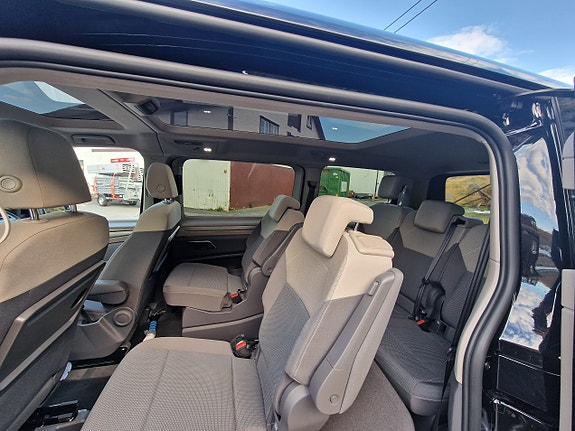 Volkswagen Multivan 17 of 18