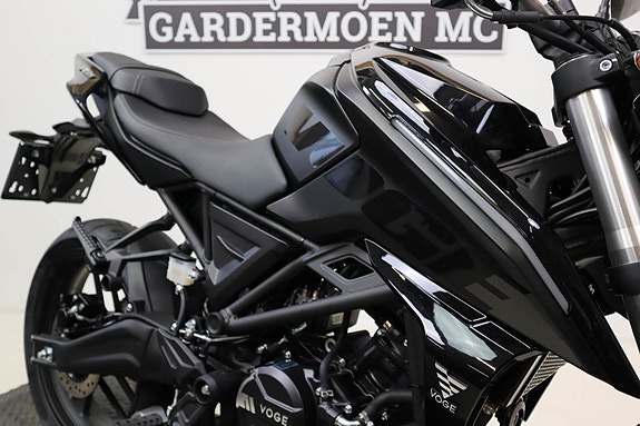 VOGE 125 R 23 of 24