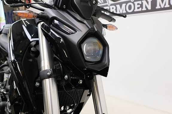 VOGE 125 R 18 of 24