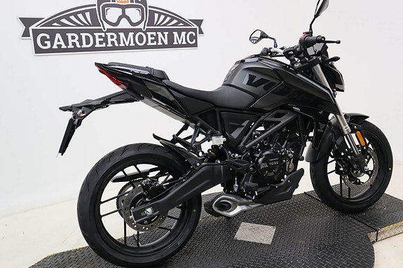 VOGE 125 R 9 of 24