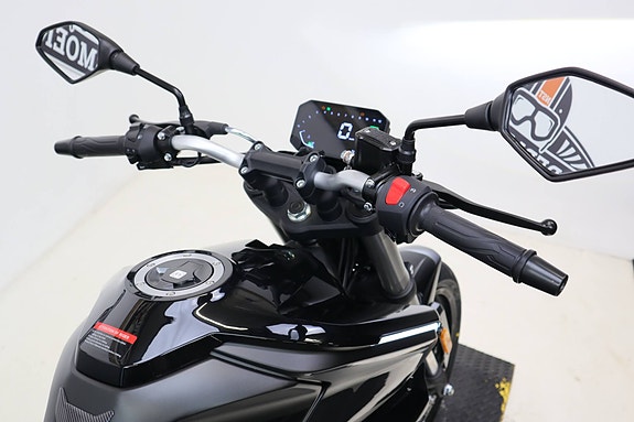 VOGE 125 R 13 of 24