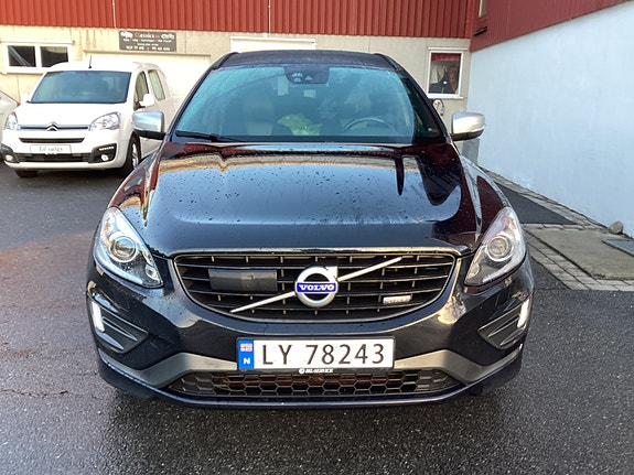 Volvo XC60 2 of 22