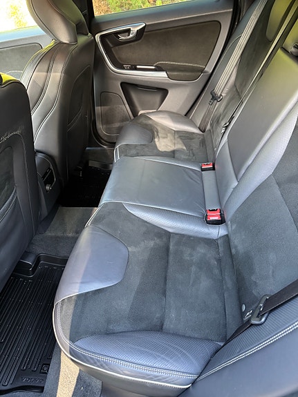 Volvo XC60 17 of 22