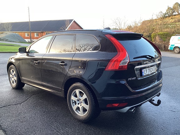 Volvo XC60 8 of 22