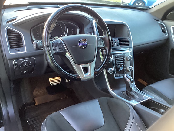 Volvo XC60 10 of 22