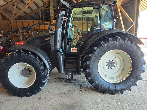 Valtra N174 D M/RTK GPS, laster og fronthydraulikk