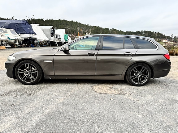 BMW 520d 4 of 5