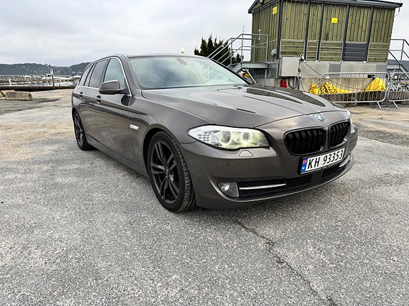 BMW 520d 3 of 5