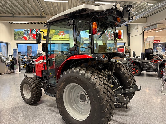 Massey Ferguson 1765M 6 of 16