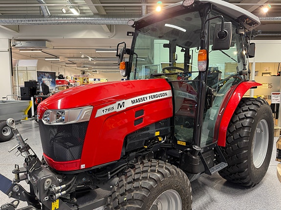 Massey Ferguson 1765M 4 of 16