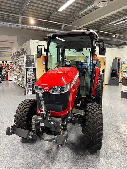 Massey Ferguson 1765M 3 of 16