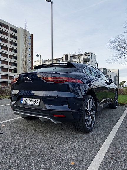 Jaguar I-PACE 8 of 10
