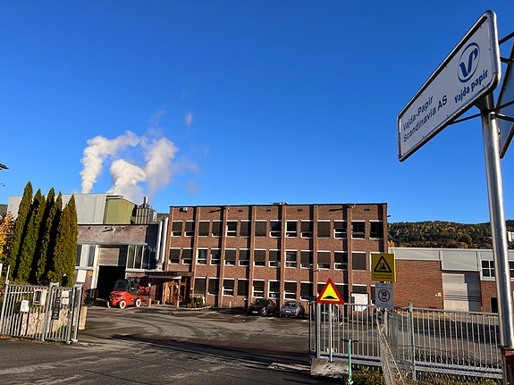 VAJDA Papir ligger sentralt til ved Gulskogen med gode kollektivtilbud.