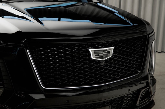 Cadillac Escalade 3 of 30