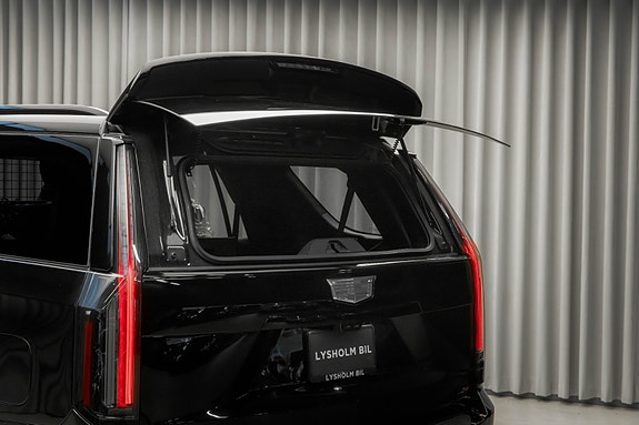 Cadillac Escalade 15 of 30