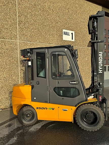 Hyundai Ny på lager. 35DN-9V 3 of 5
