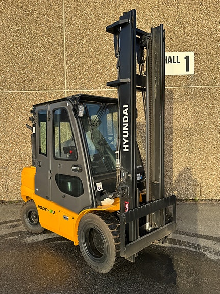 Hyundai Ny på lager. 35DN-9V 4 of 5