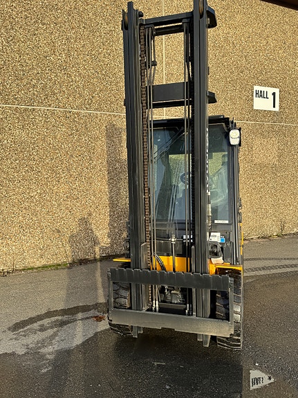 Hyundai 3,5T Diesel truck 9 of 11