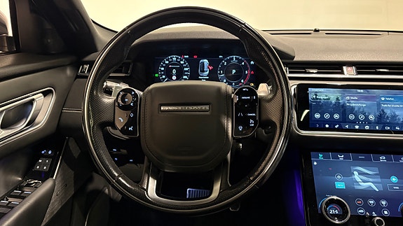 Land Rover Range Rover Velar 16 of 30