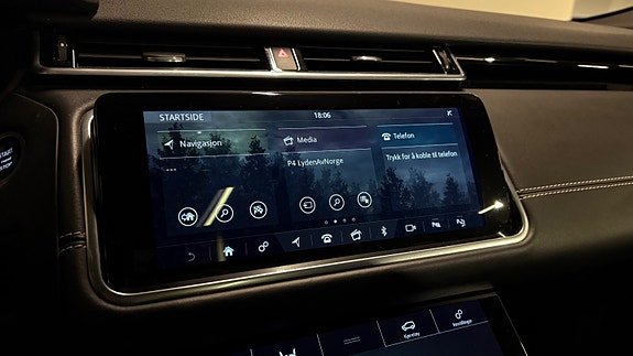 Land Rover Range Rover Velar 22 of 30