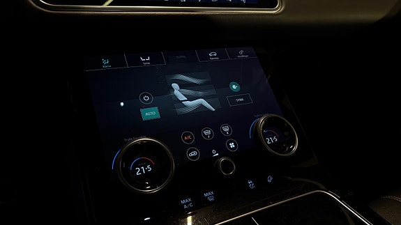 Land Rover Range Rover Velar 24 of 30