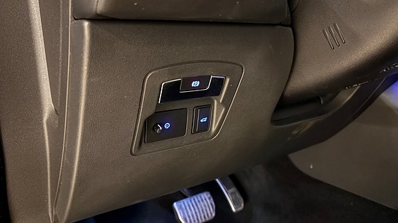 Land Rover Range Rover Velar 8 of 30