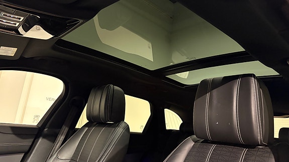 Land Rover Range Rover Velar 25 of 30