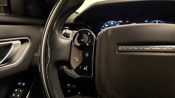 Land Rover Range Rover Velar 17 of 30