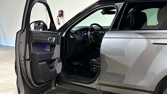 Land Rover Range Rover Velar 6 of 30