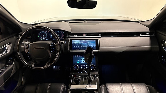 Land Rover Range Rover Velar 14 of 30