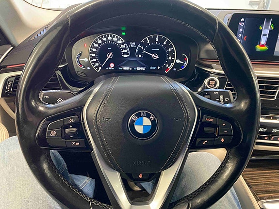 BMW 530i 12 of 28