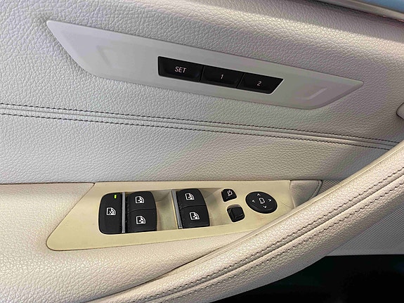 BMW 530i 16 of 28