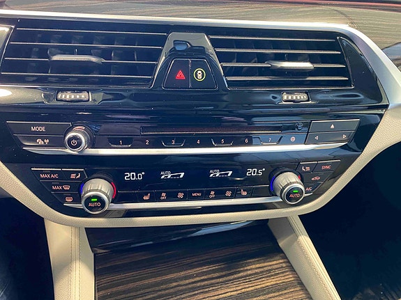 BMW 530i 25 of 28