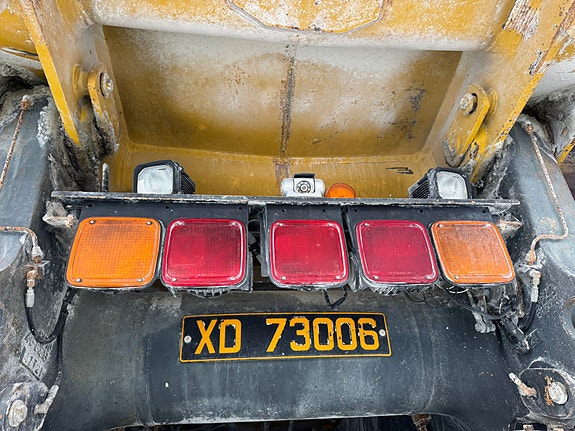 Komatsu HD605-7 19 of 30