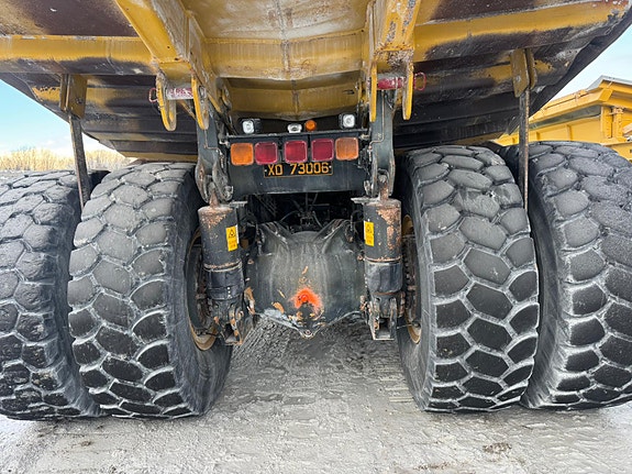 Komatsu HD605-7 15 of 30