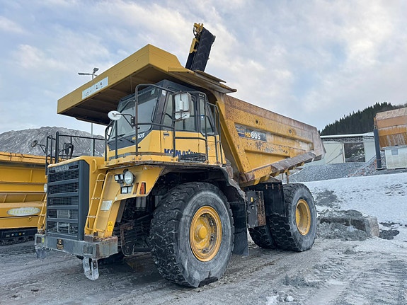 Komatsu HD605-7 5 of 30