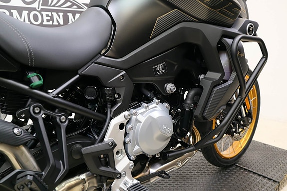 VOGE DS 900 X 8 of 30