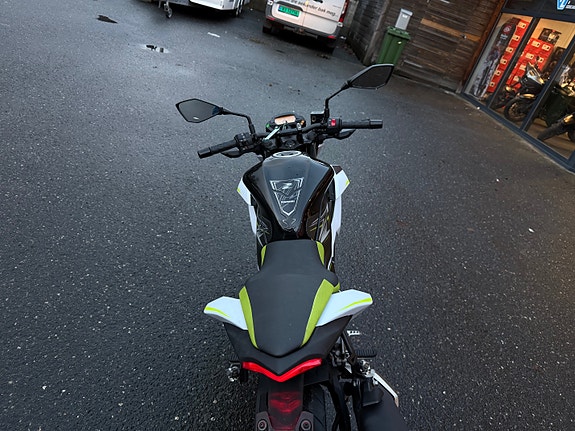 Kawasaki Z 125 10 of 12