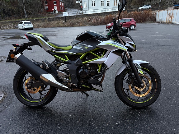 Kawasaki Z 125 6 of 12