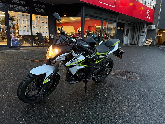Kawasaki Z 125 3 of 5