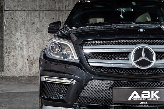 Mercedes-Benz GL350 4 of 5