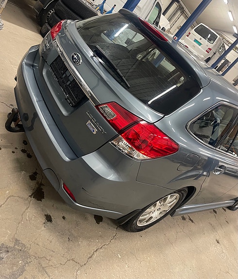 Subaru Legacy 5 of 5