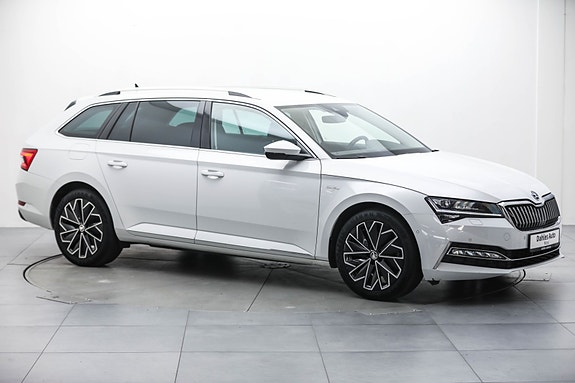 Skoda Superb 3 of 5